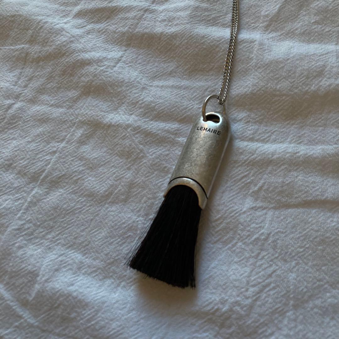 アクセサリー LEMAIRE Personal Brush Necklace