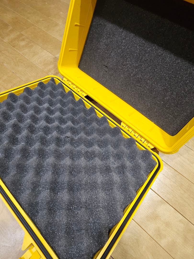 Pelican 1500 18L イエロー フォームパッド付き