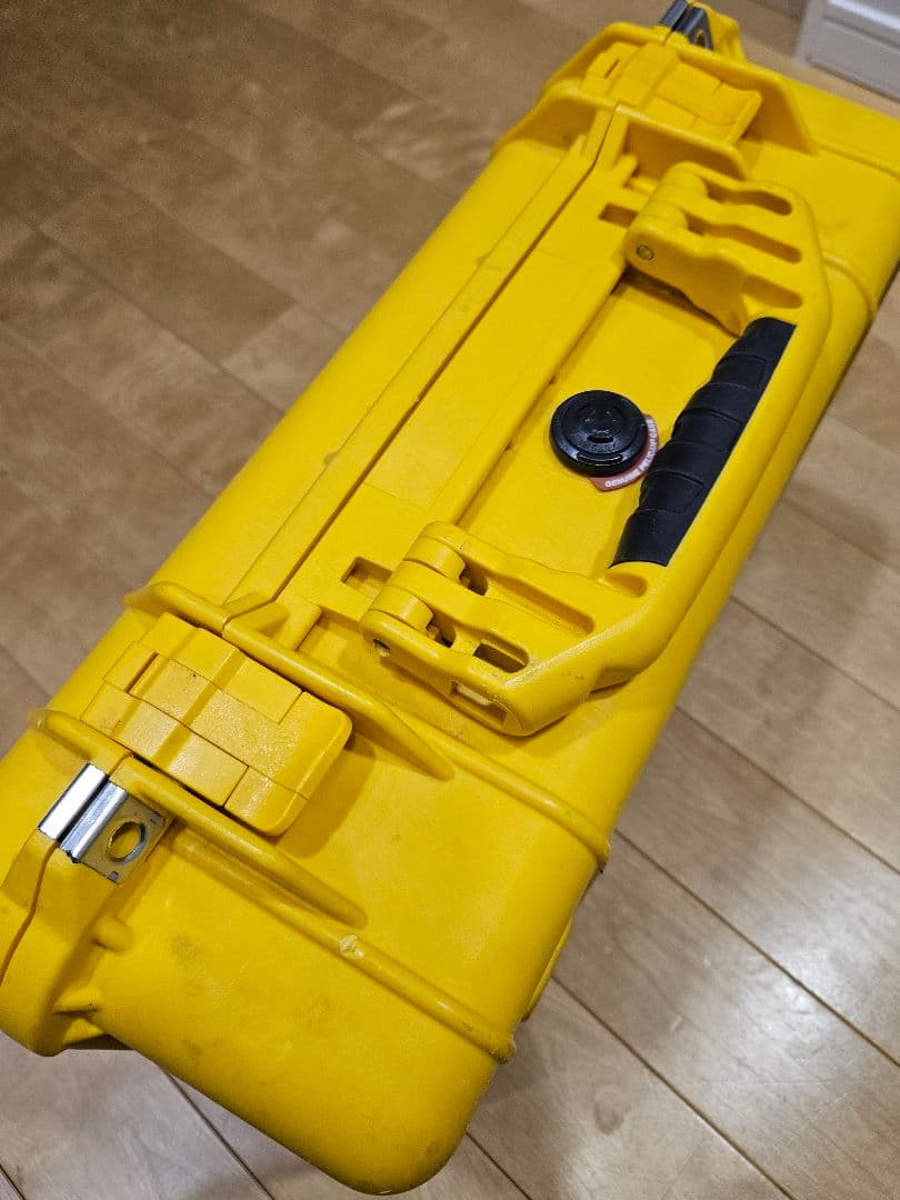 Pelican 1500 18L イエロー フォームパッド付き