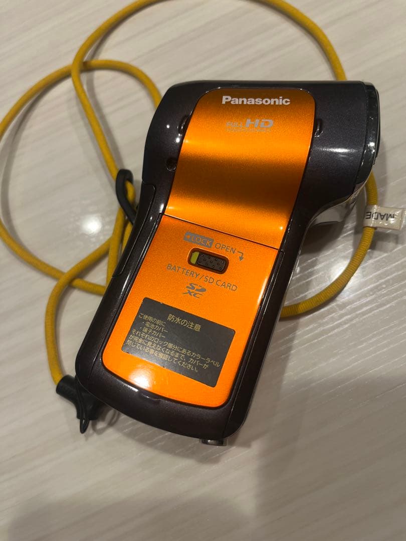 Panasonic HX-WA10 ビデオカメラ　パナソニック オレンジ