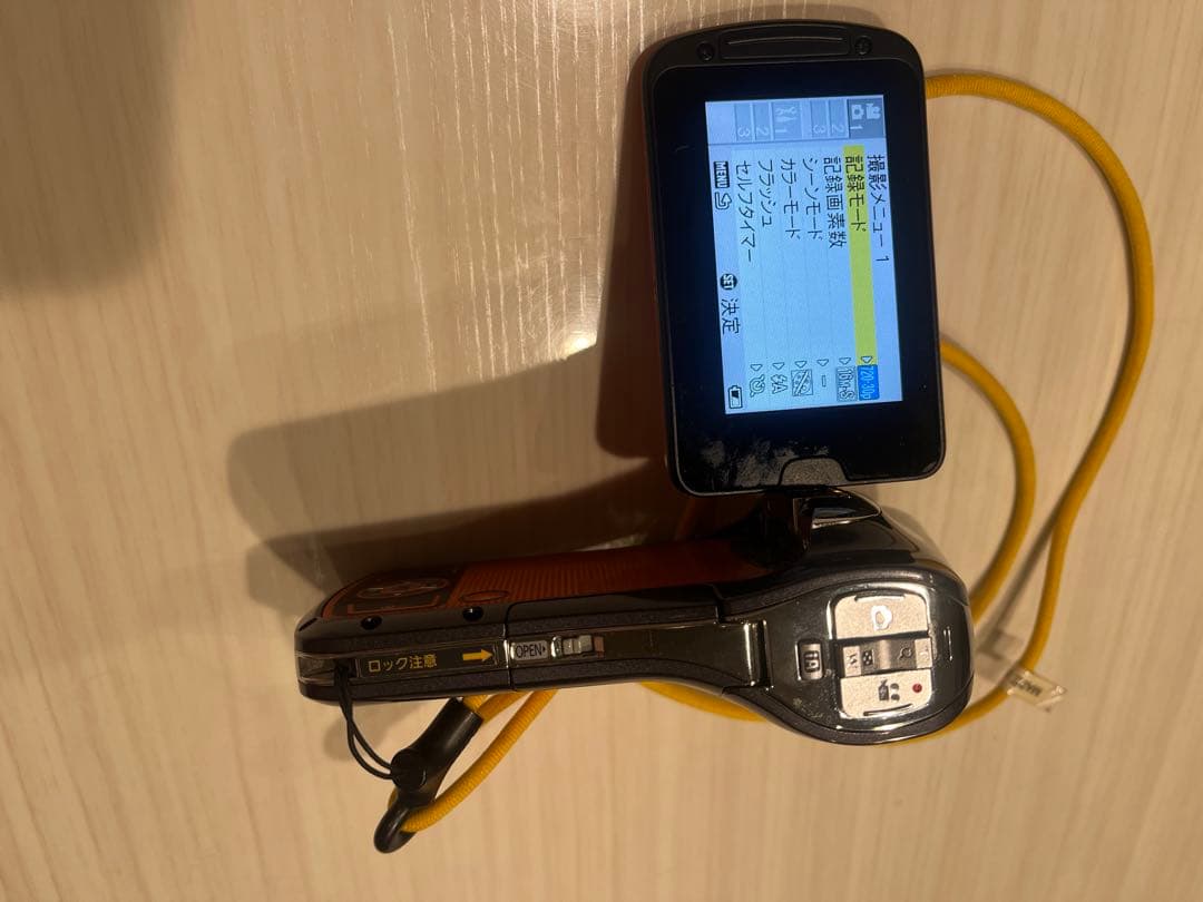 Panasonic HX-WA10 ビデオカメラ　パナソニック オレンジ