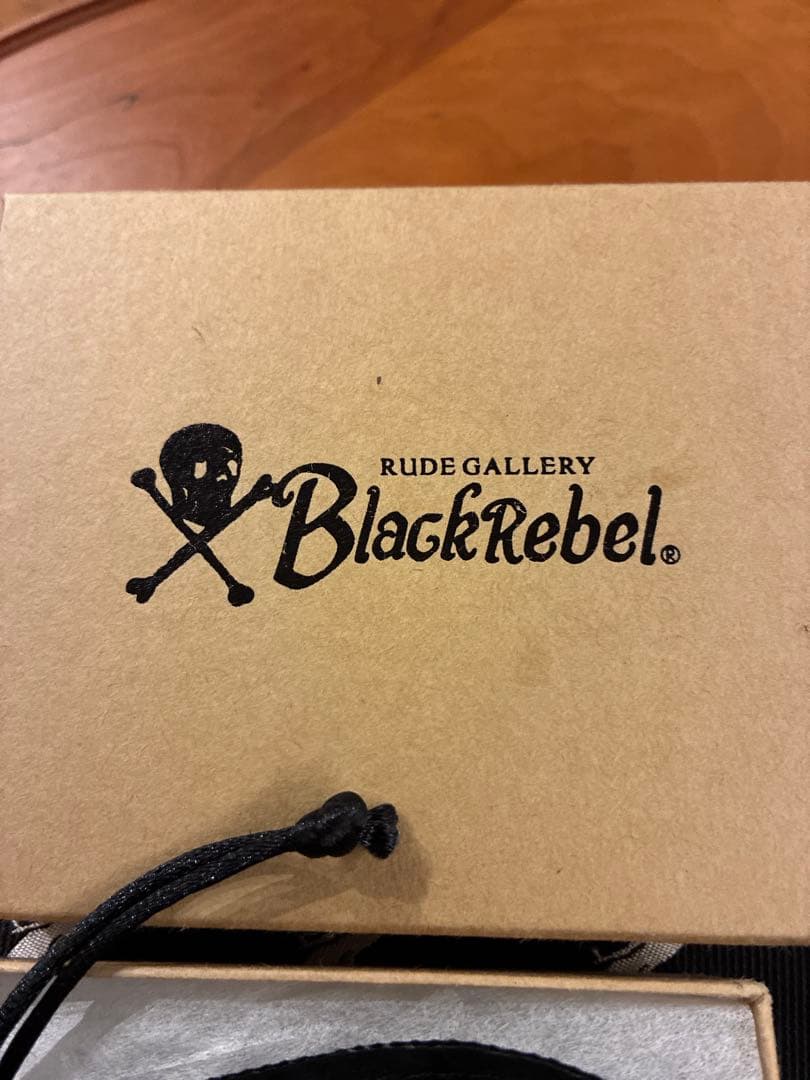 Black Rebel スワロー ブレスレット