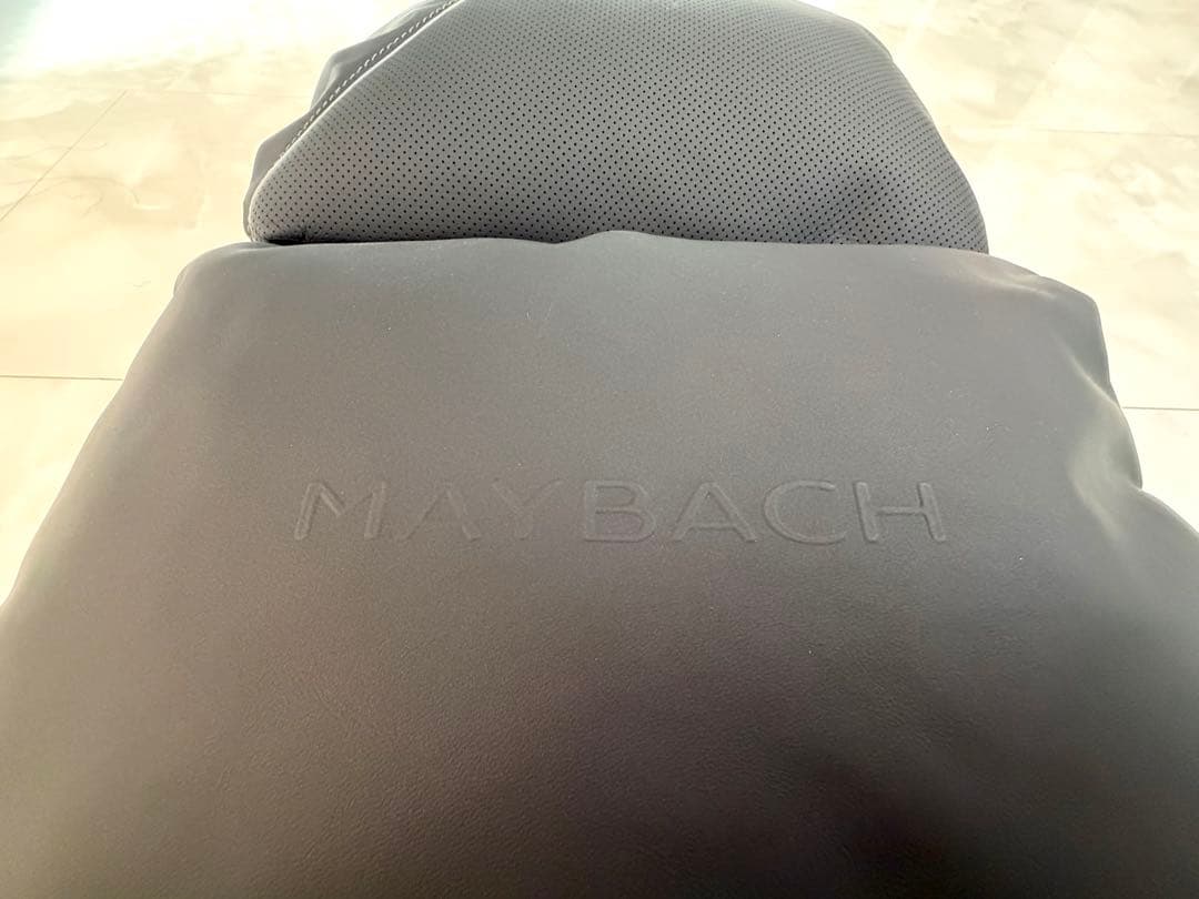 未使用◻️本革メルセデスGLS600マイバッハ純正クッション◻️2個セット◻️ブラック