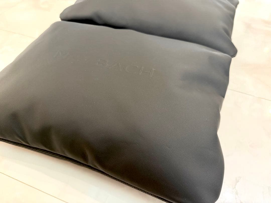 未使用◻️本革メルセデスGLS600マイバッハ純正クッション◻️2個セット◻️ブラック