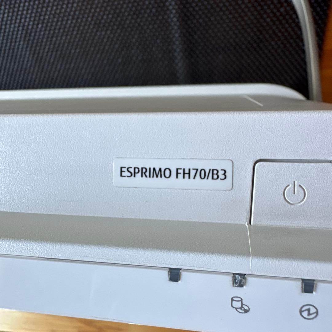 富士通　ESPRIMO FH70/B3 中古