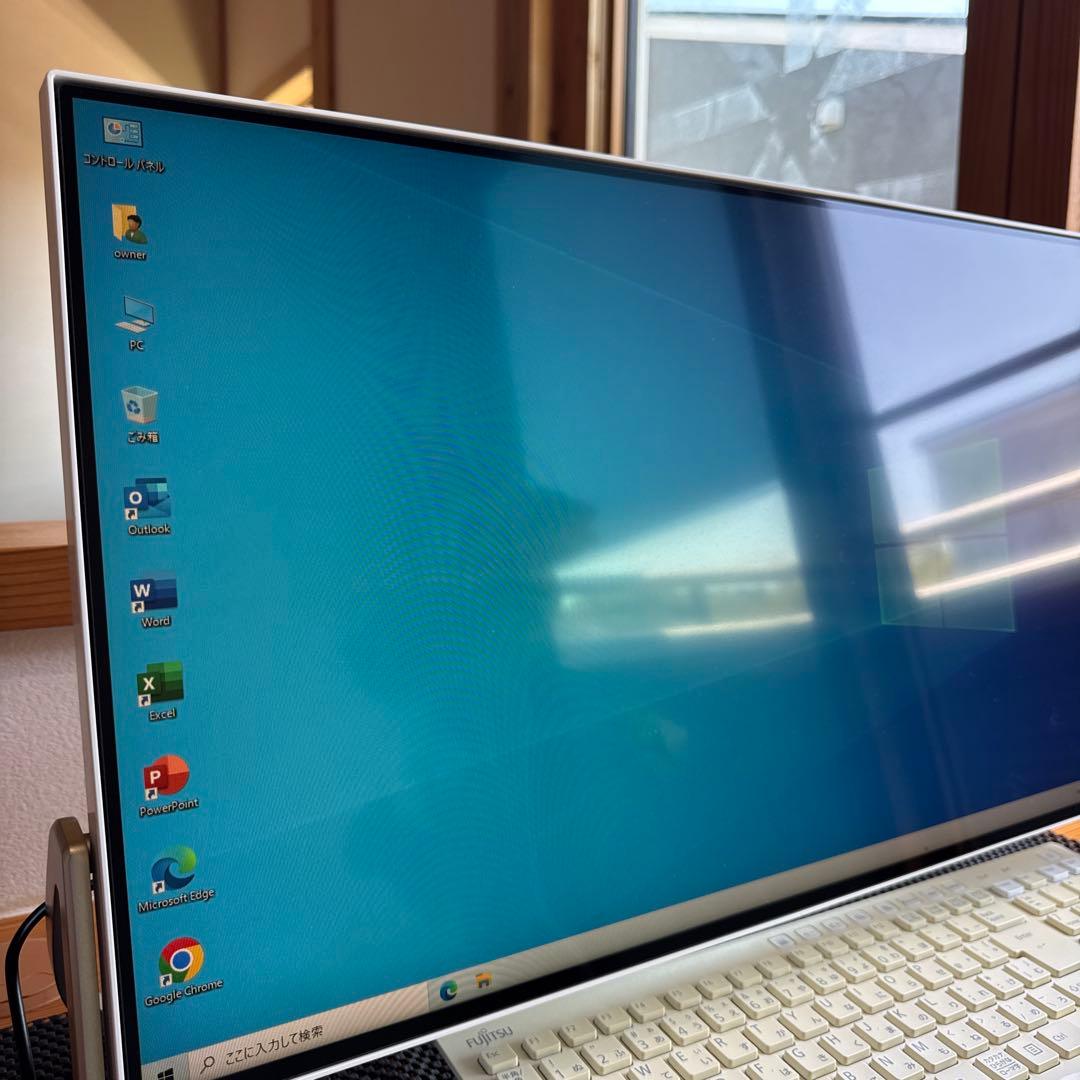 富士通　ESPRIMO FH70/B3 中古