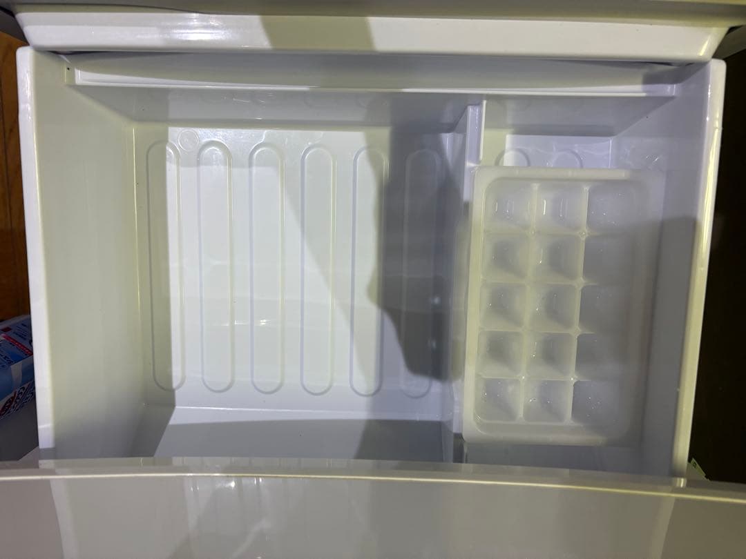 【送料込】SHARP 冷蔵庫 1人暮らし SJ-D14B 137L マット付