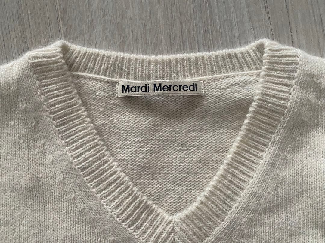 Mardi Mercredi Vネック長袖セーター クリーム