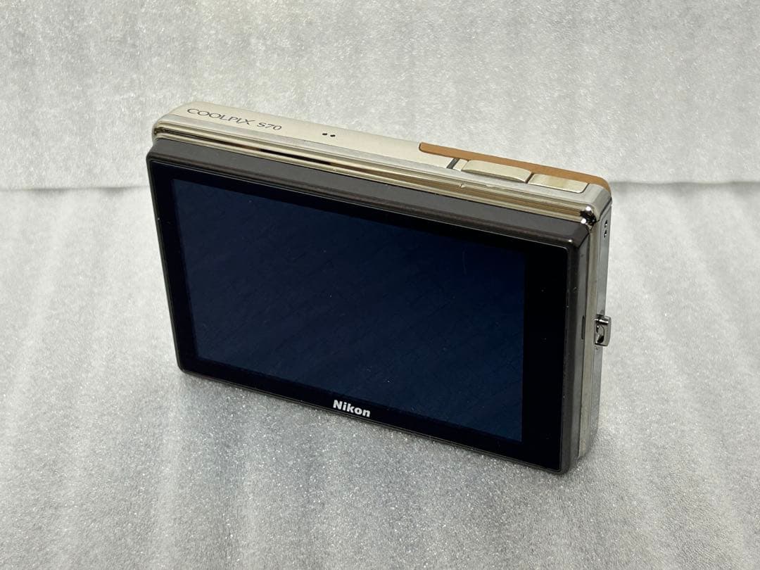 Nikon COOLPIX S70 コンパクトデジタルカメラ　180