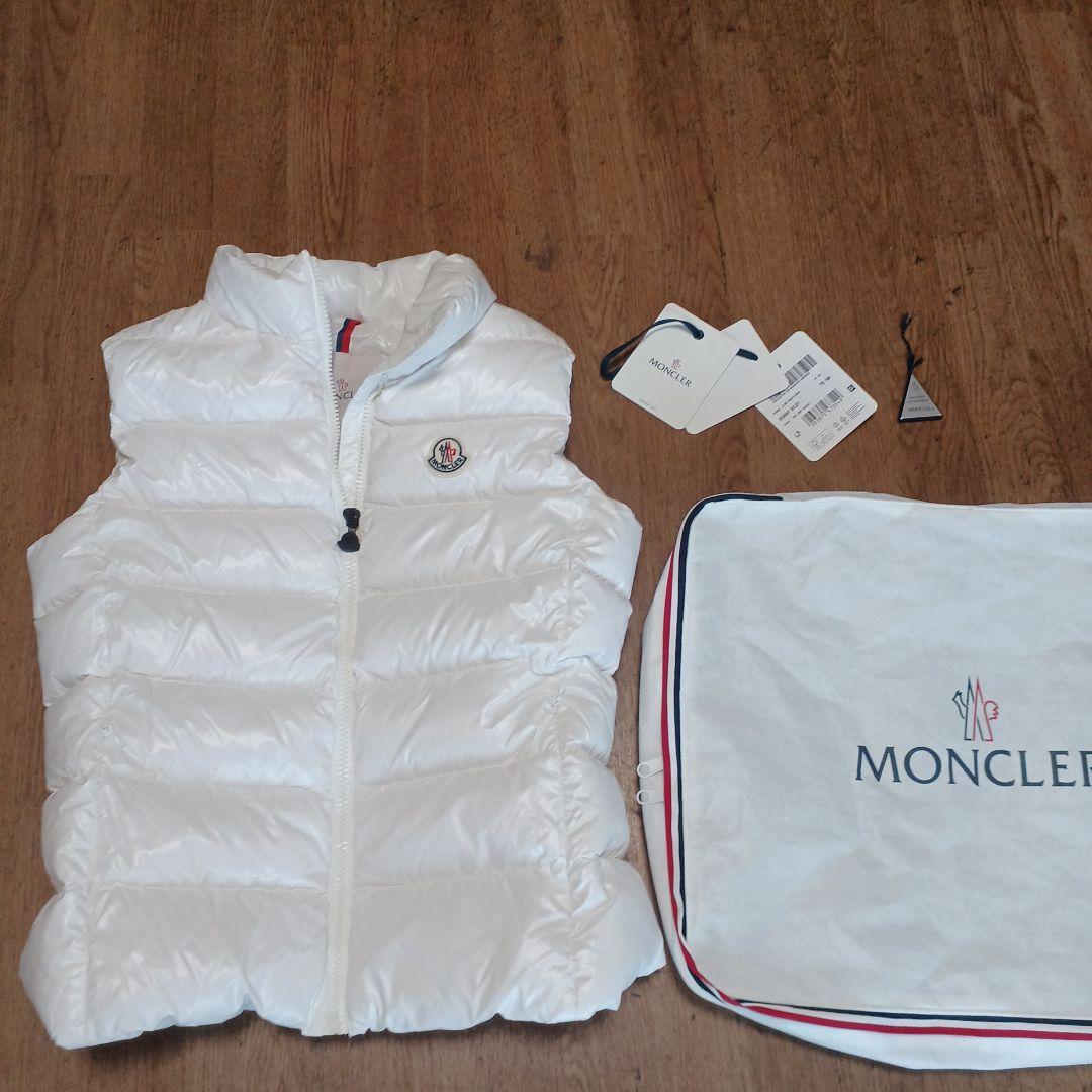美品　MONCLER ダウンベスト　14Y