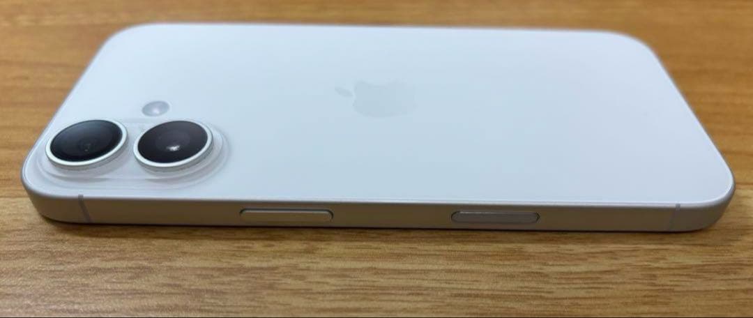 即日発送！Apple iPhone 16 ホワイト 本体　SIMフリー