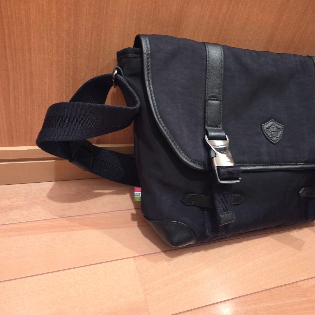 専用【極美品】Orobianco ブラック ショルダーバッグ　サックスバー