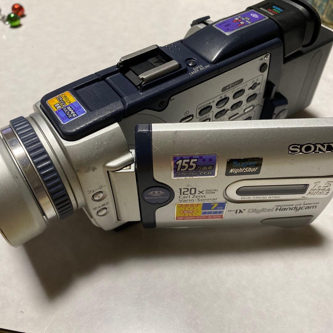SONY miniDV HANDYCAM DCR-TRV30 ②