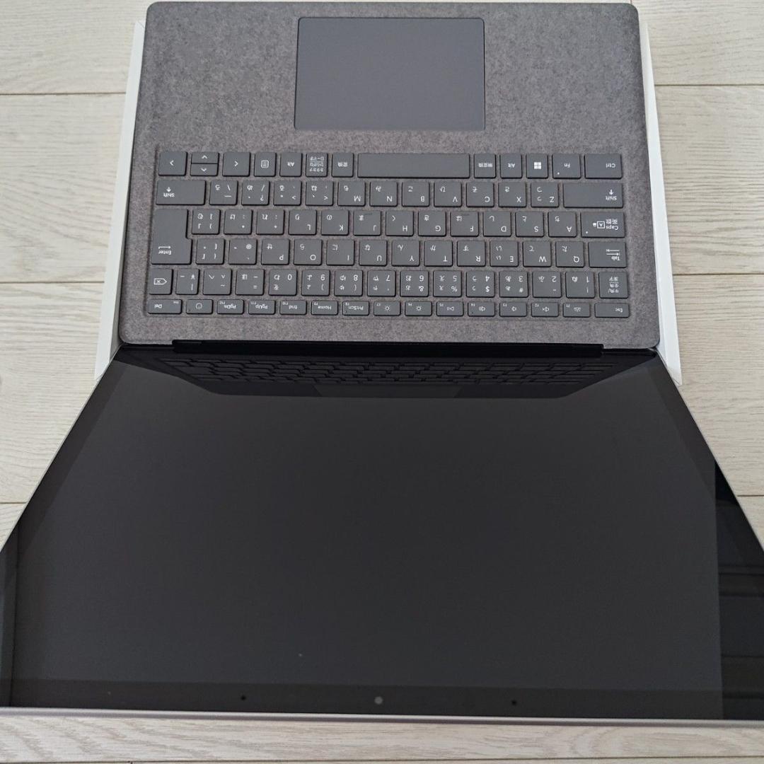 surface laptop5 13.5インチ