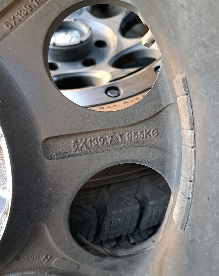 スタッドレスタイヤ265 65 R17&ホイール４本セット