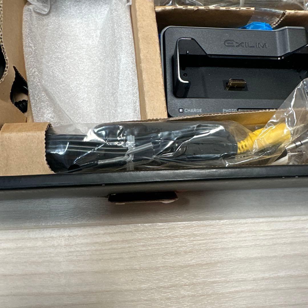 美品 動作確認済み CASIO EXILIM EX-Z600 付属品有 ※r2