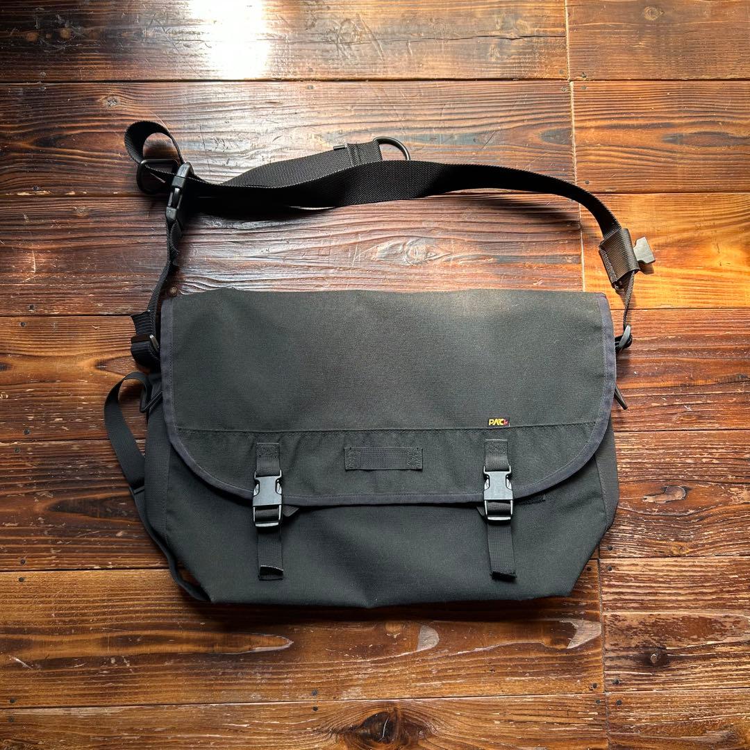 d*m様 PAC DESIGNS パックデザイン メッセンジャーバッグ カナダ製