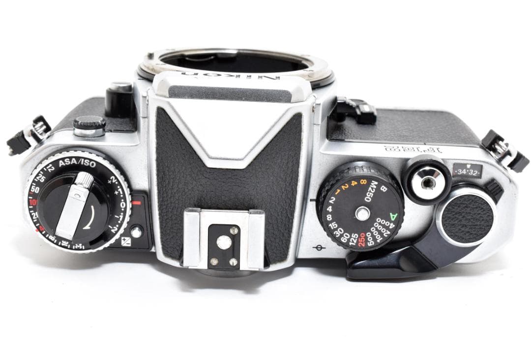 美品 NIKON FE2 シルバー フィルムカメラ モルト新品交換済 B770