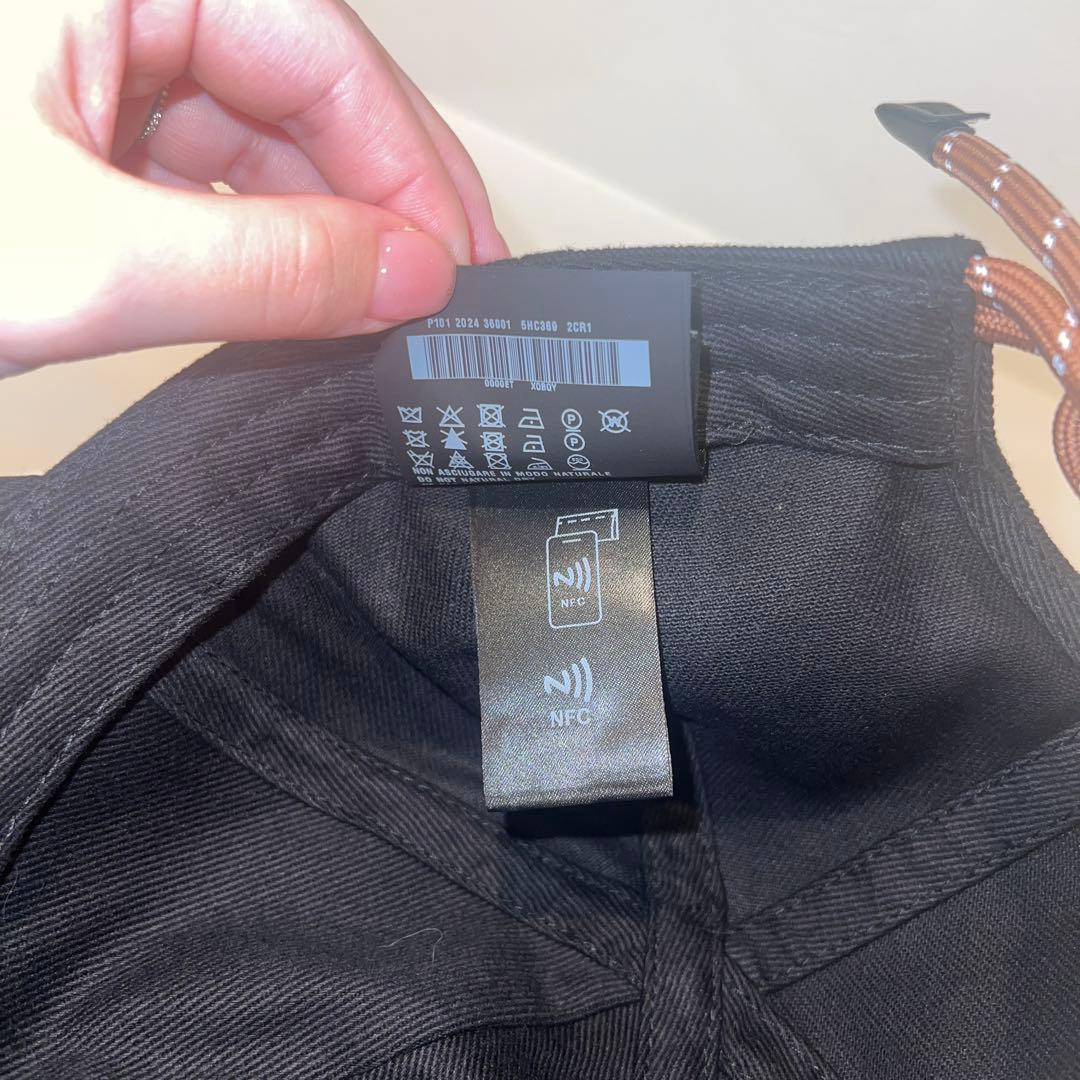 miu miu ミュウミュウ　ベースボールキャップ ストラップ付き