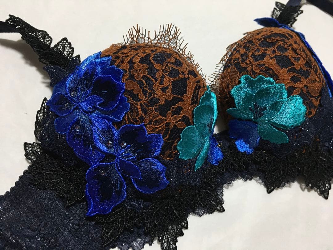 新品　ワコール　サルート 69G 店舗限定　ブラジャー E65 ソングM