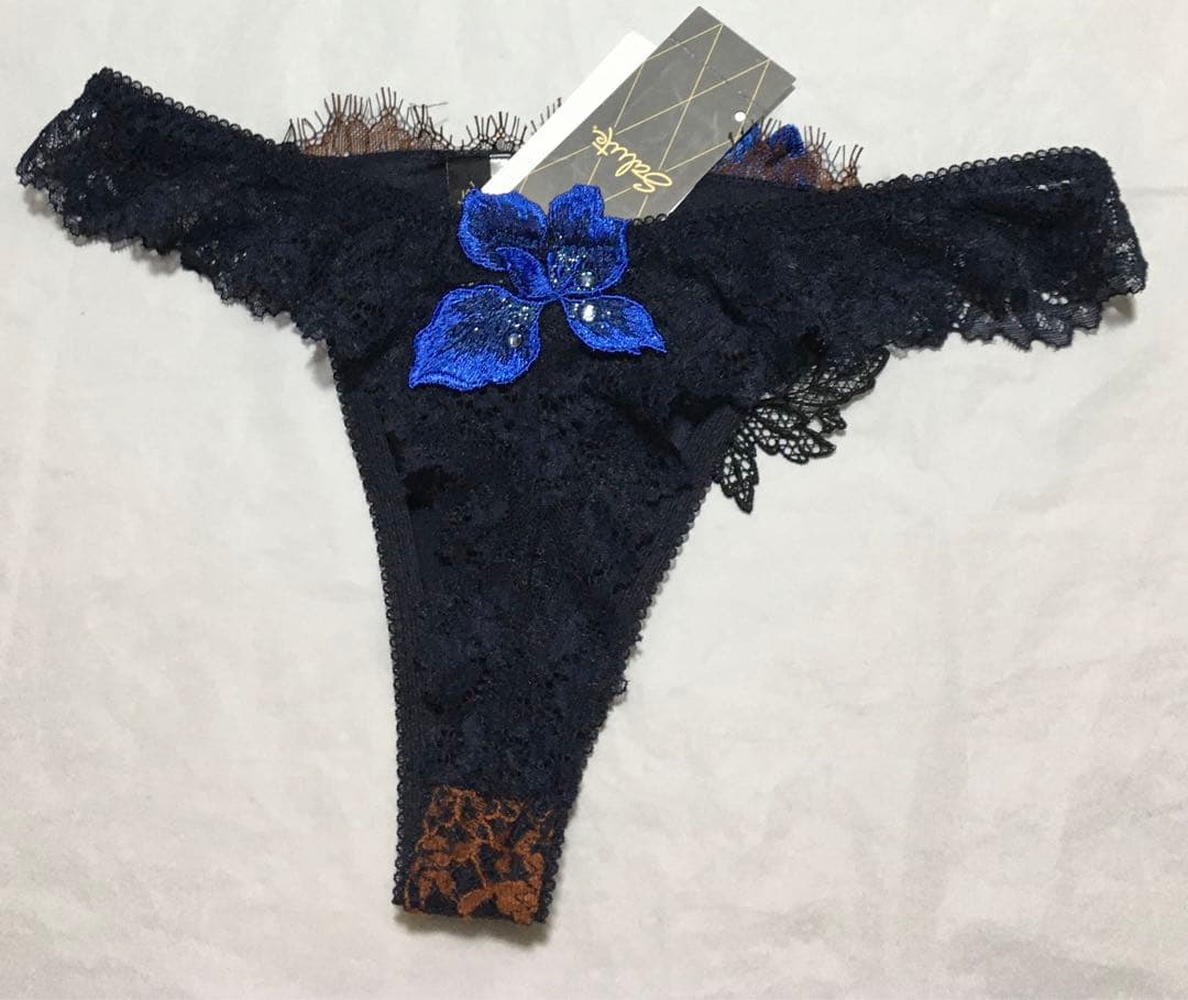 新品　ワコール　サルート 69G 店舗限定　ブラジャー E65 ソングM