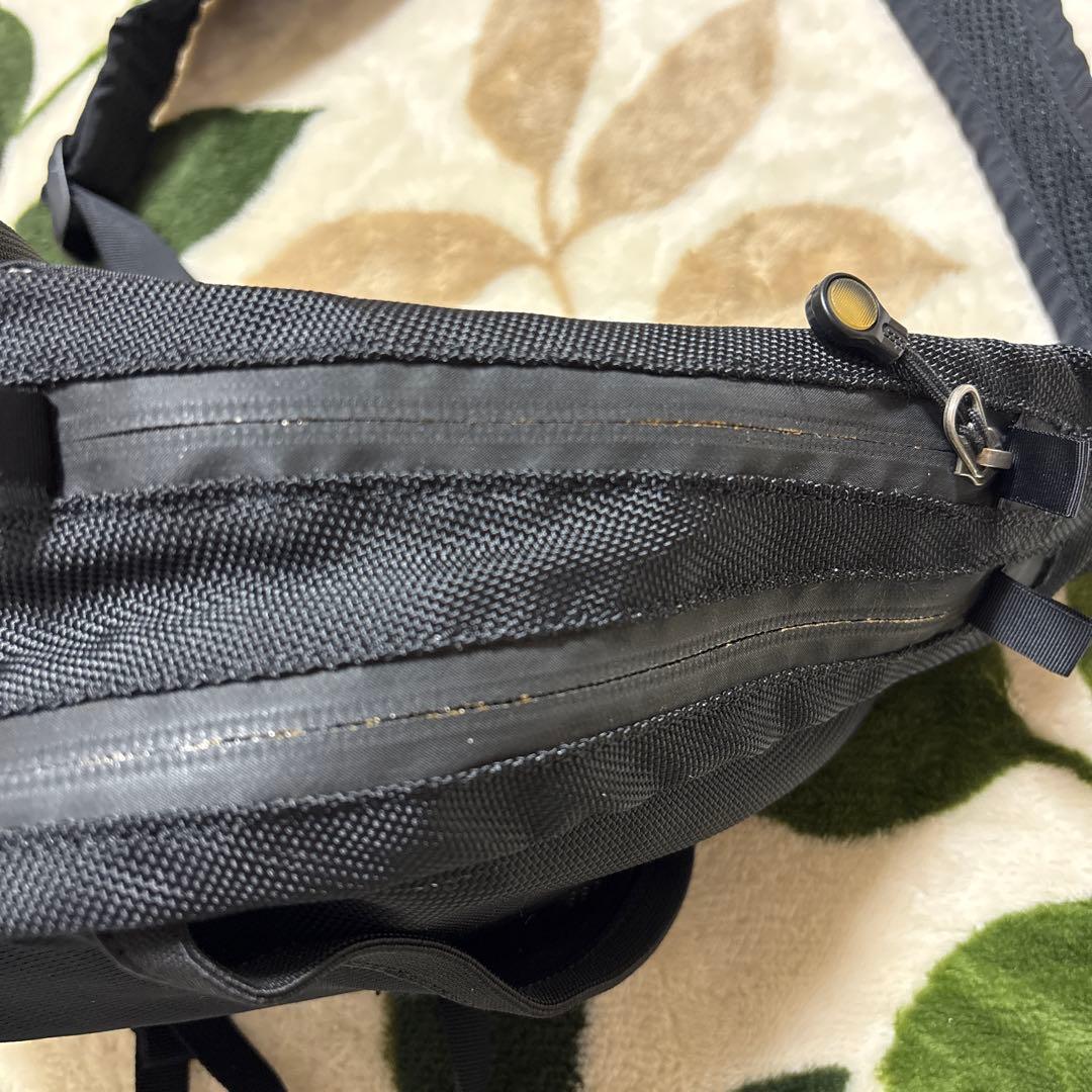 希少旧型 パタゴニア アトムスリング 8L ブラック ワンショルダーバッグ 廃盤