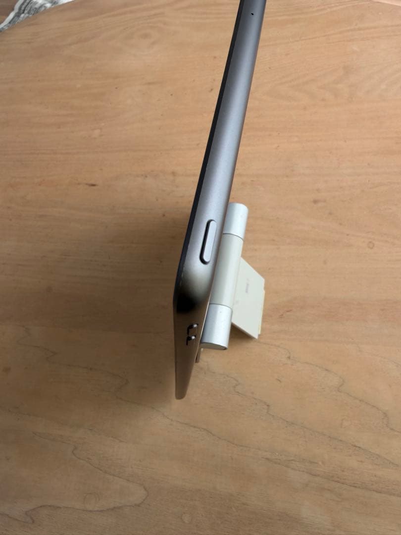 iPad (第9世代) 64GB Wi-Fi スペースグレー