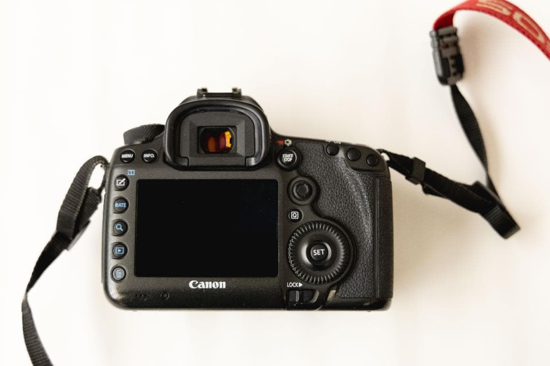 Canon EOS 5DS ボディ 【元箱・説明書付・動作良好】