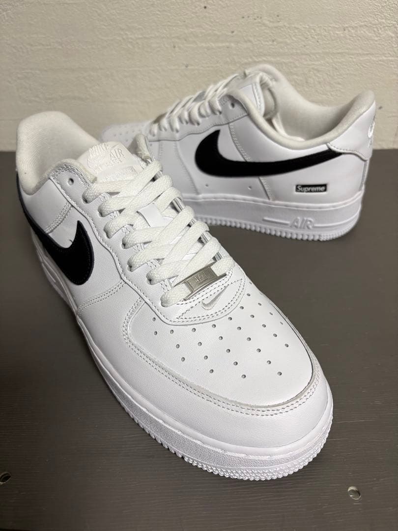 Supreme × Nike Air Force 1 White Black