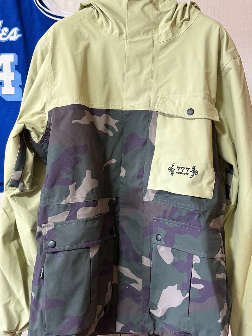 スキーウェア、スノーボードウェア