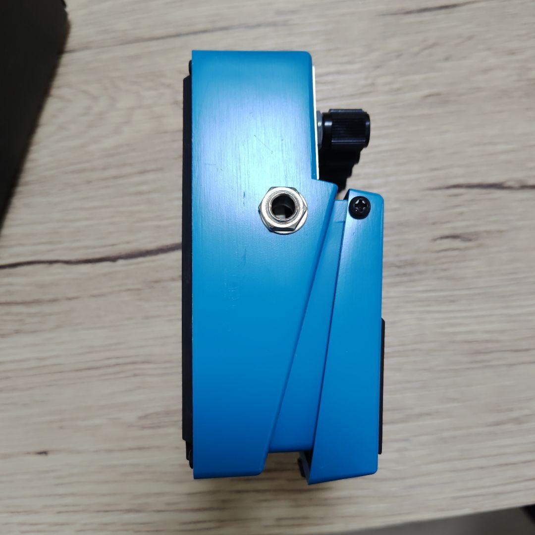 BOSS Vibrato VB-2w ギターエフェクター 箱付き