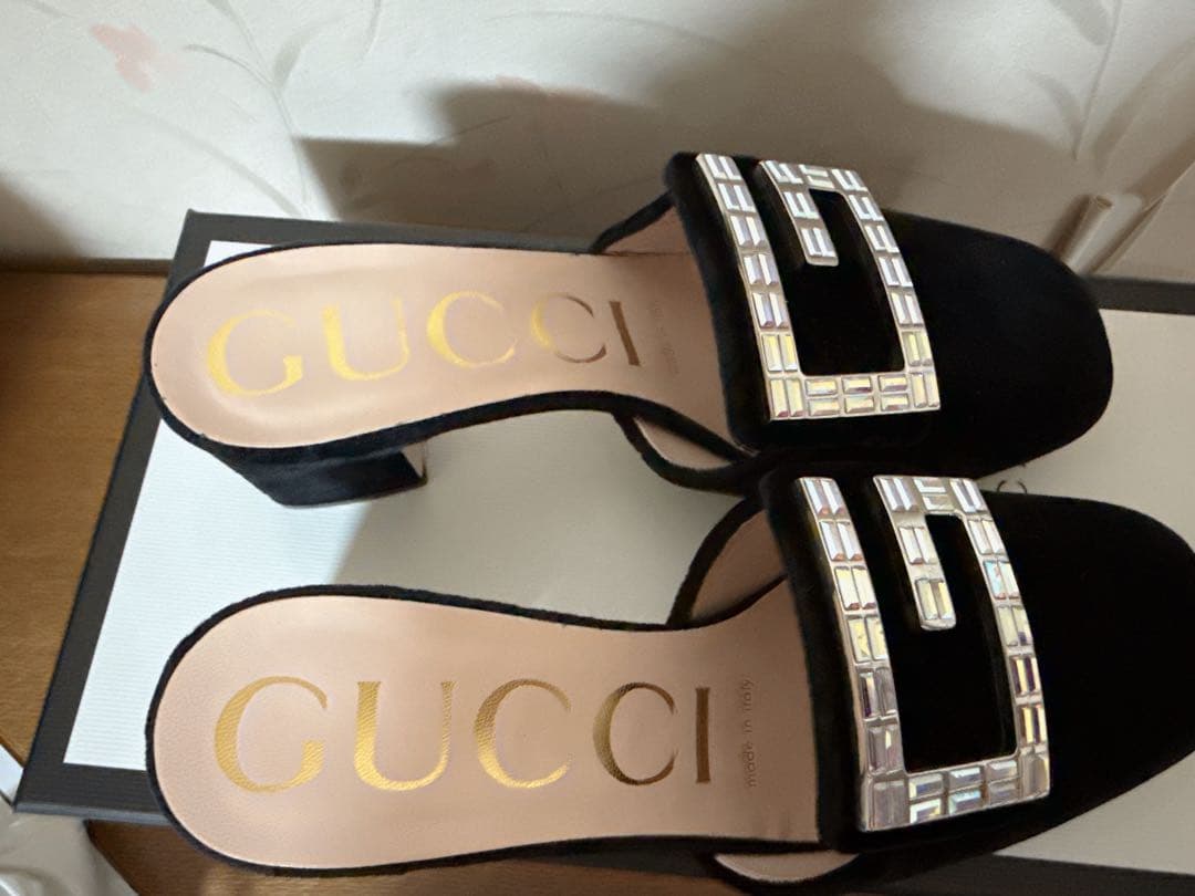 GUCCI ブラック スエード サンダル35サイズ