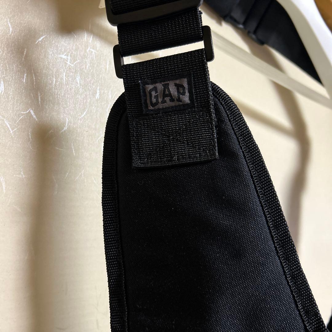 「即購入OK❗️」レアGAP 黒 ショルダーバッグ 男女兼用 5ポケット 軽量