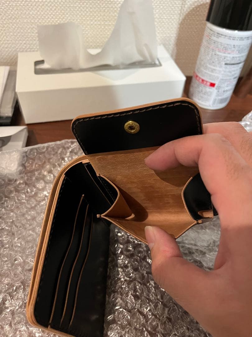 新喜皮革　フルコードバン二つ折り財布　ブラック