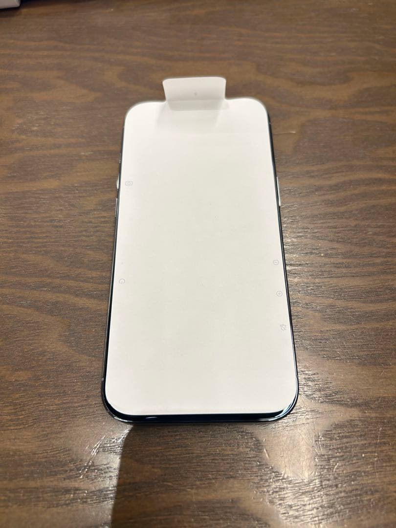 iPhone 本体 未使用 充電ケーブル付き