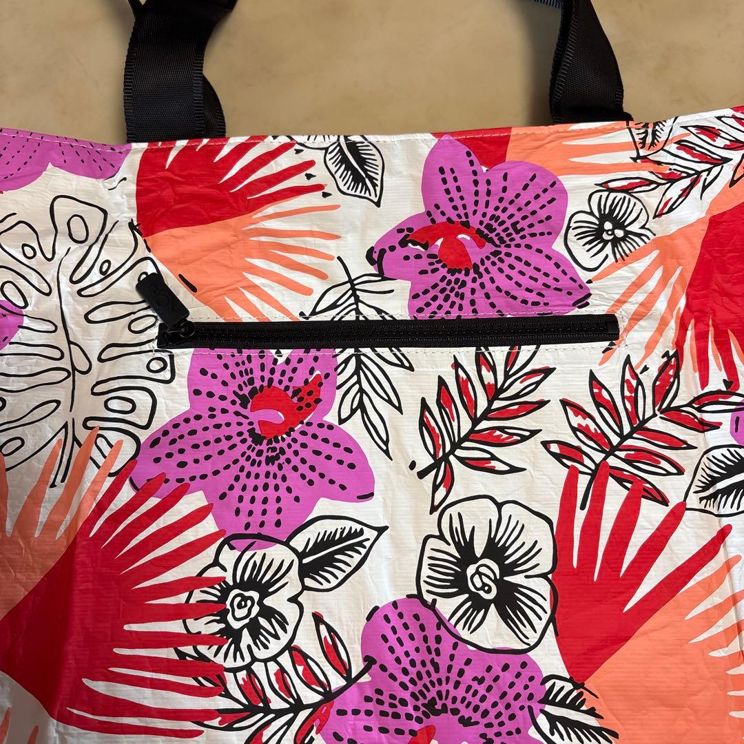 新品未使用アロハコレクショントートバッグ(大)ファスナー外1つ内側2つ 軽い