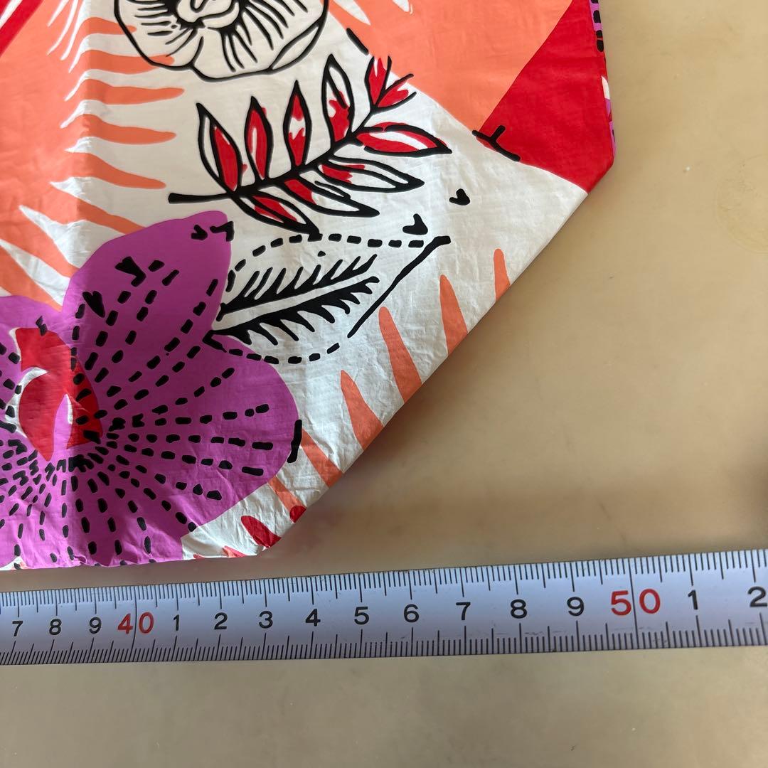 新品未使用アロハコレクショントートバッグ(大)ファスナー外1つ内側2つ 軽い