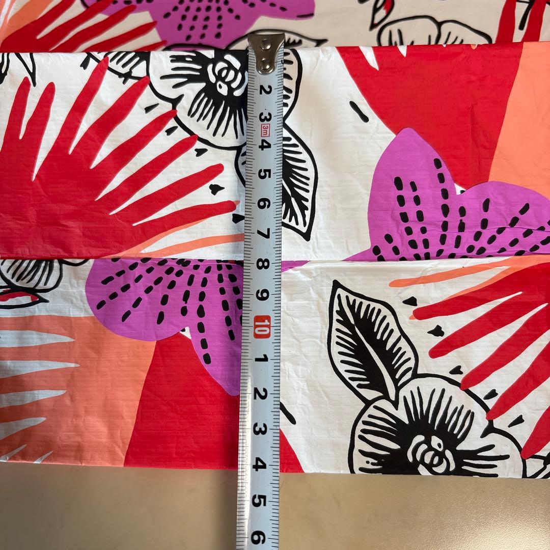 新品未使用アロハコレクショントートバッグ(大)ファスナー外1つ内側2つ 軽い