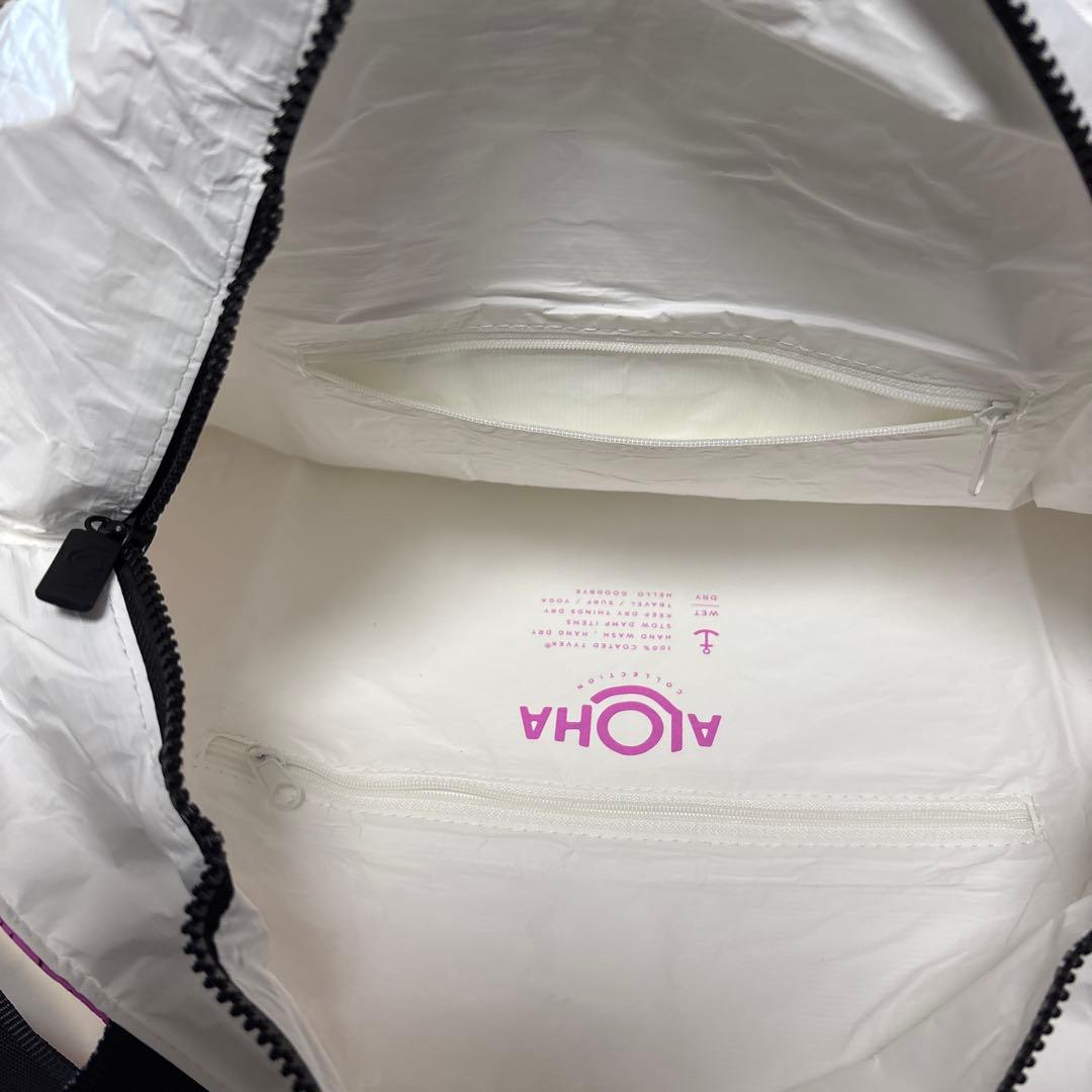 新品未使用アロハコレクショントートバッグ(大)ファスナー外1つ内側2つ 軽い