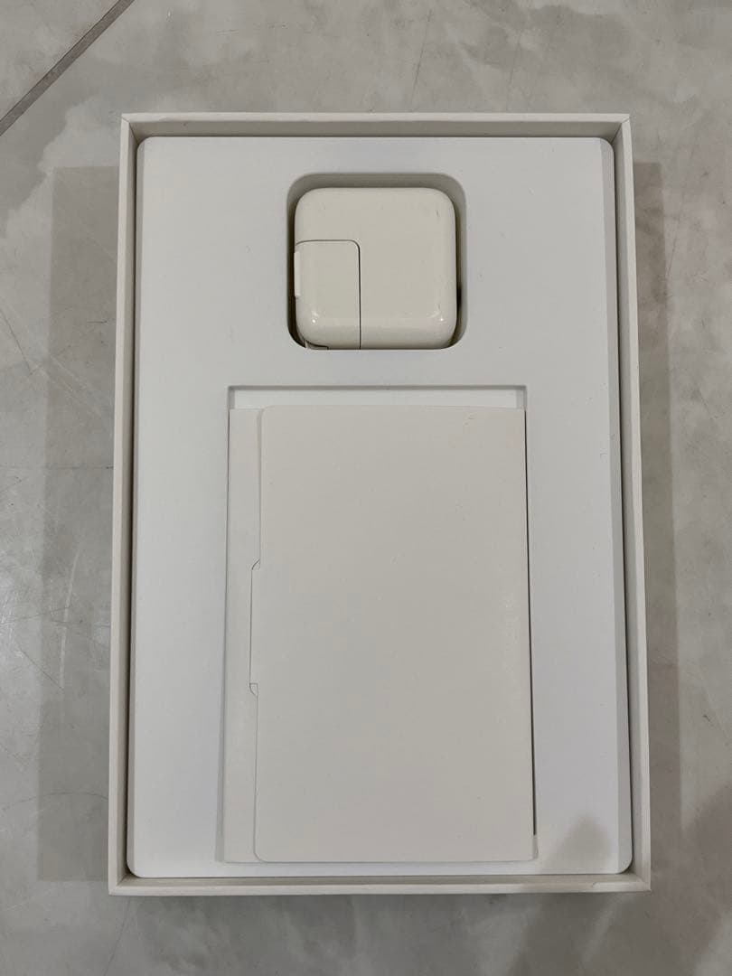 iPad本体 Apple iPad mini 4 MK772J/A A1550 128GB