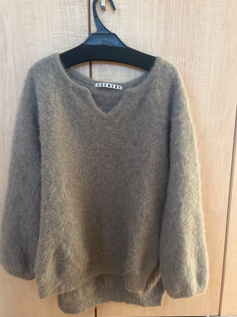 【美品】SHENERY ファーカシミヤキーネックニット　モカ