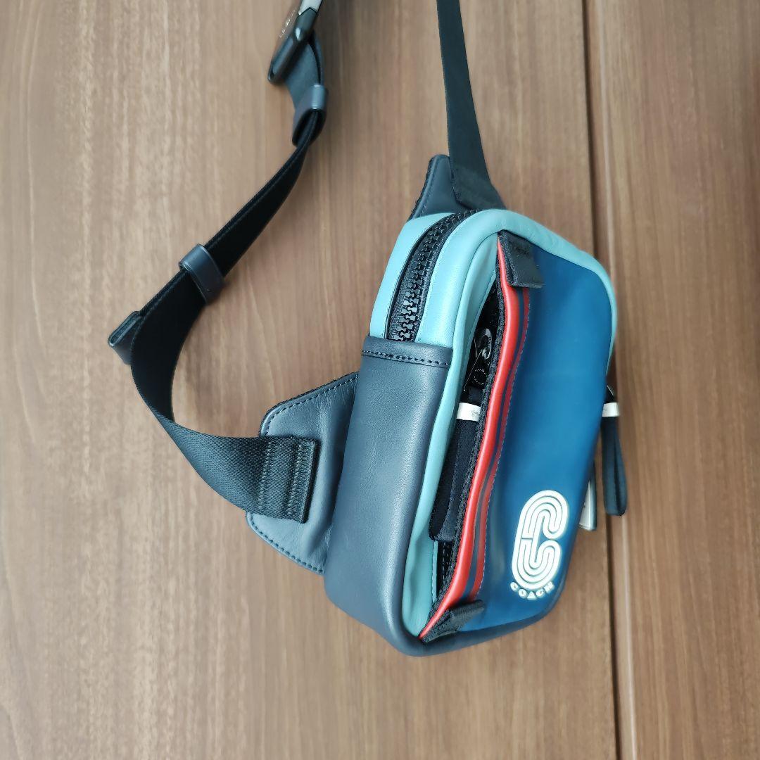 美品 コーチ サウス ハイブリッド ボディバッグ クロスボディ バイカラー ロゴ