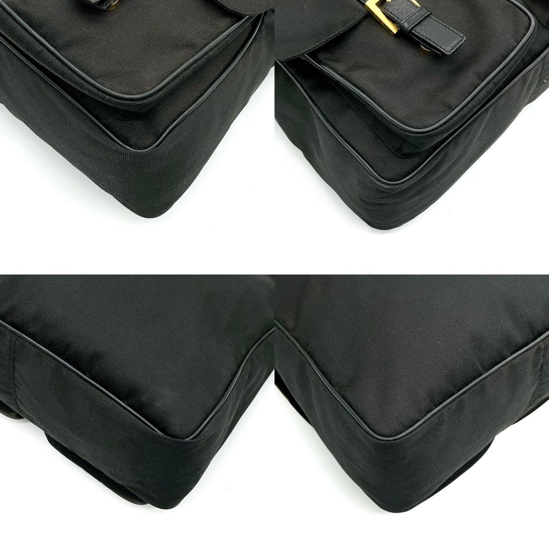 美品【FENDI】メッセンジャーバッグ　ナイロン　ブラック　ポーチ付き