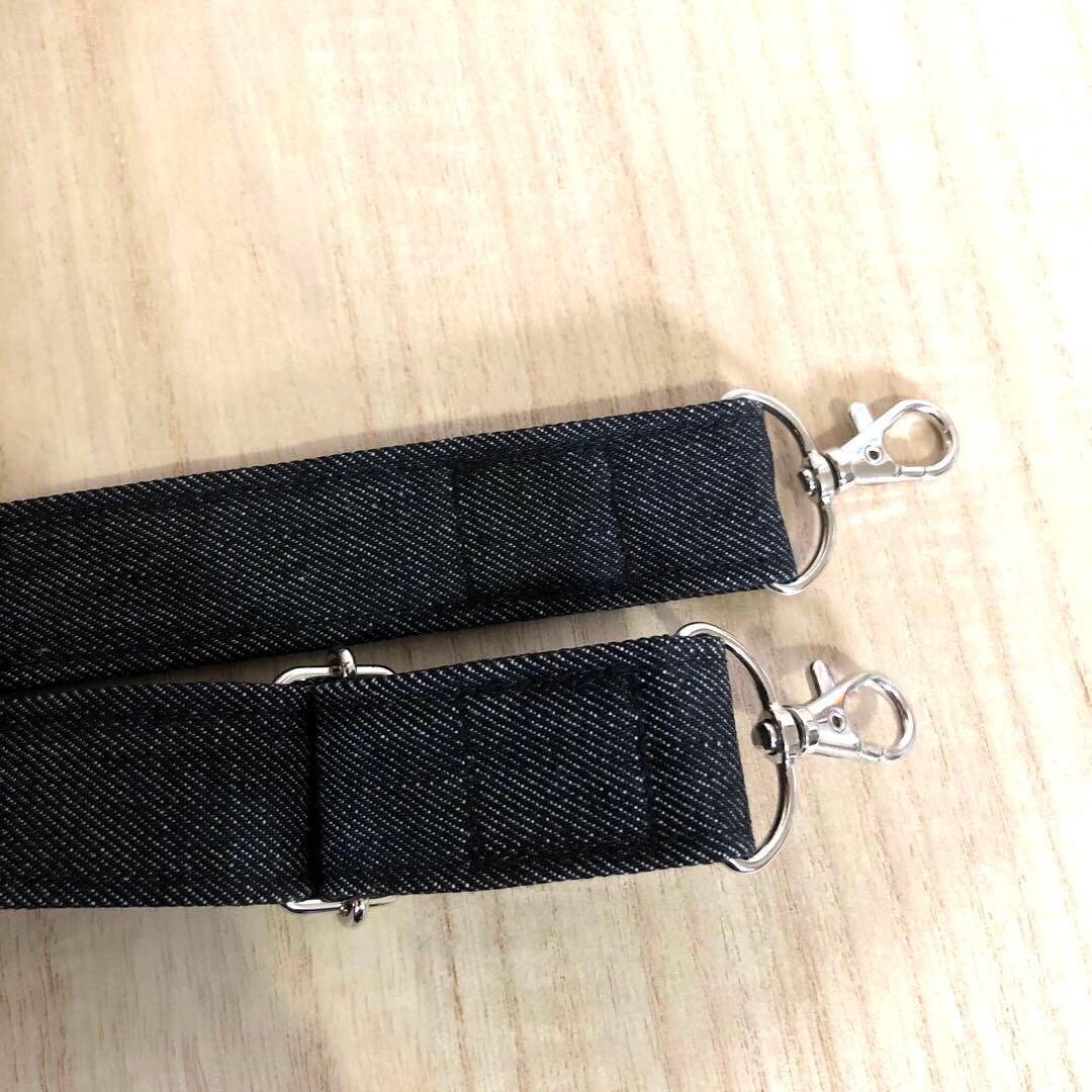 ショルダーバッグ　ハンドメイド　デニムリメイク　ブラック　ラクガキ【新品デニム】