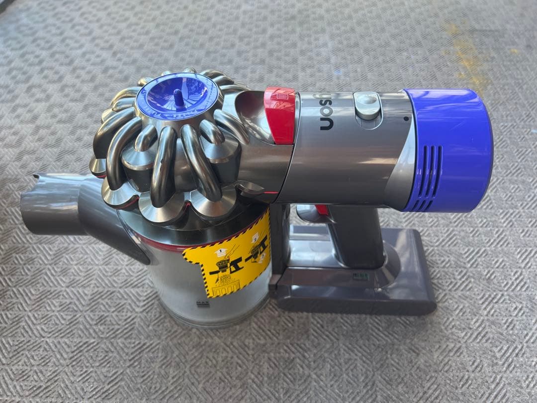 dyson ダイソン SV10 V8 コードレスクリーナー