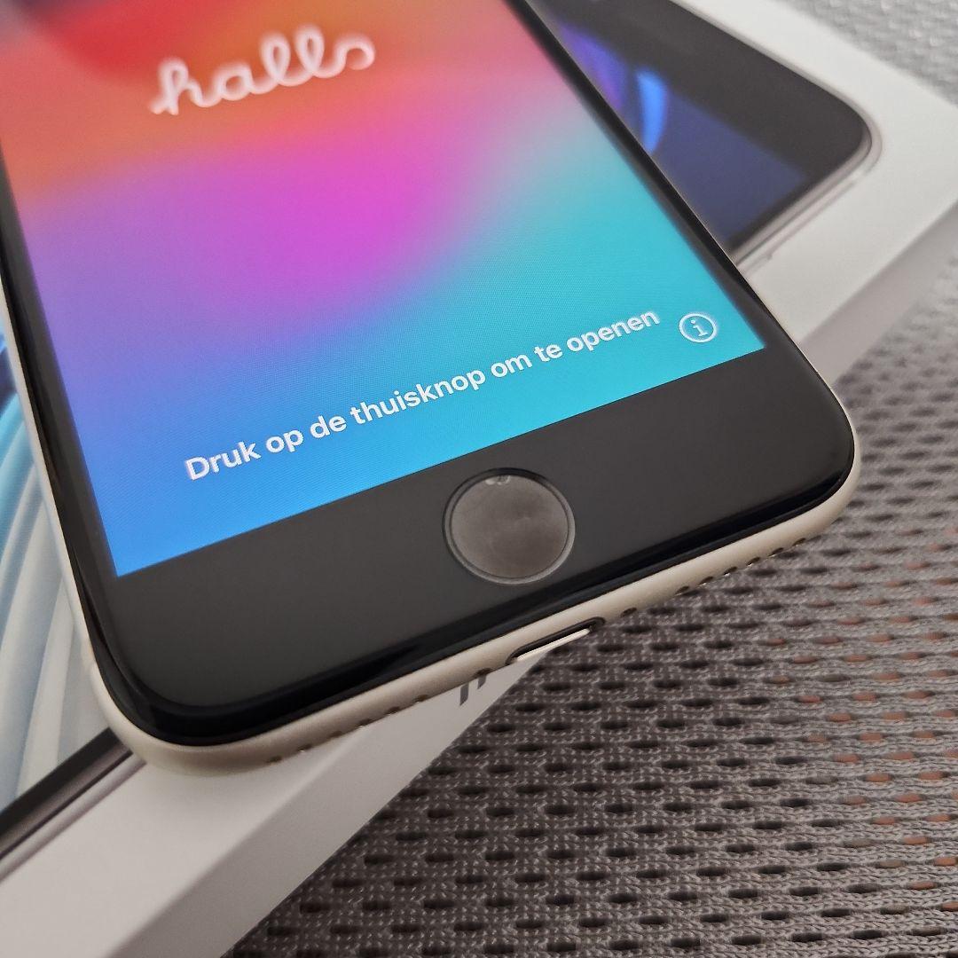 Apple iPhone SE (第2世代) 64GB ホワイト