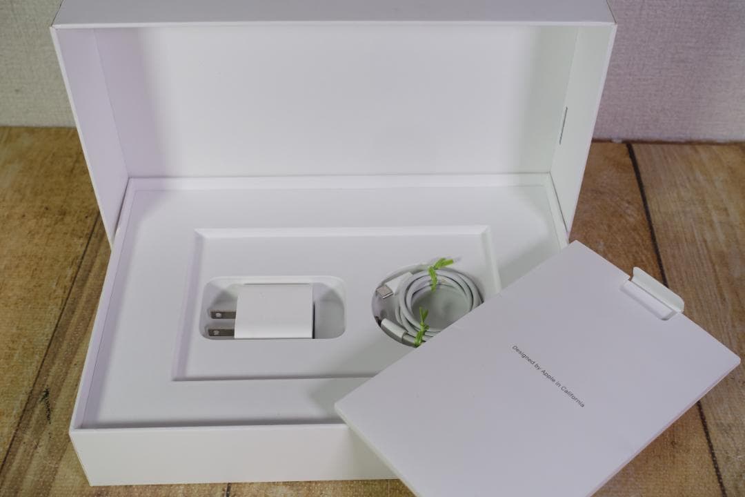 美品 iPad 第8世代 Cellular シルバー 32GB A2429