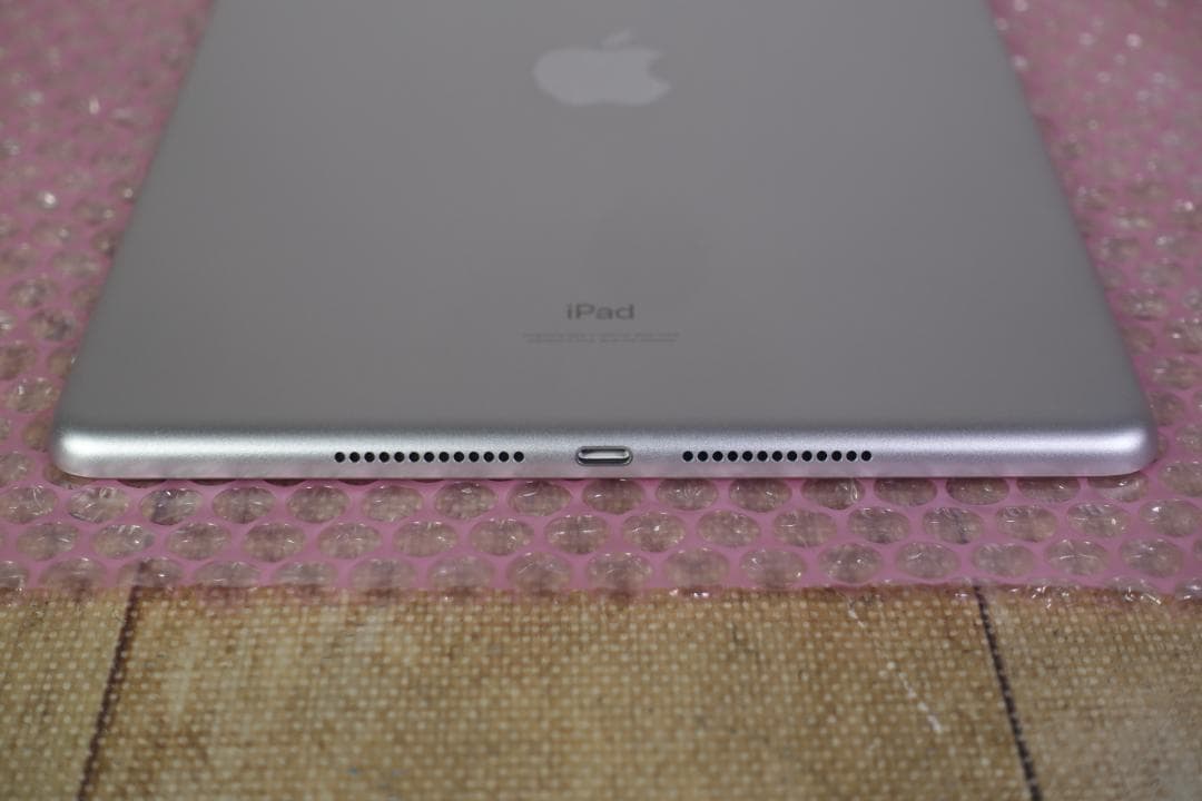 美品 iPad 第8世代 Cellular シルバー 32GB A2429