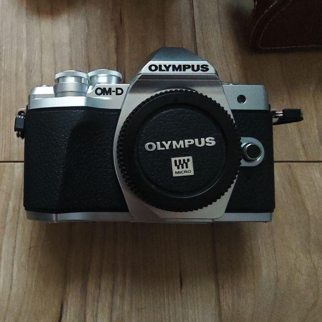 OM-D E-M10 Mark III ダブルズームキット　シルバー