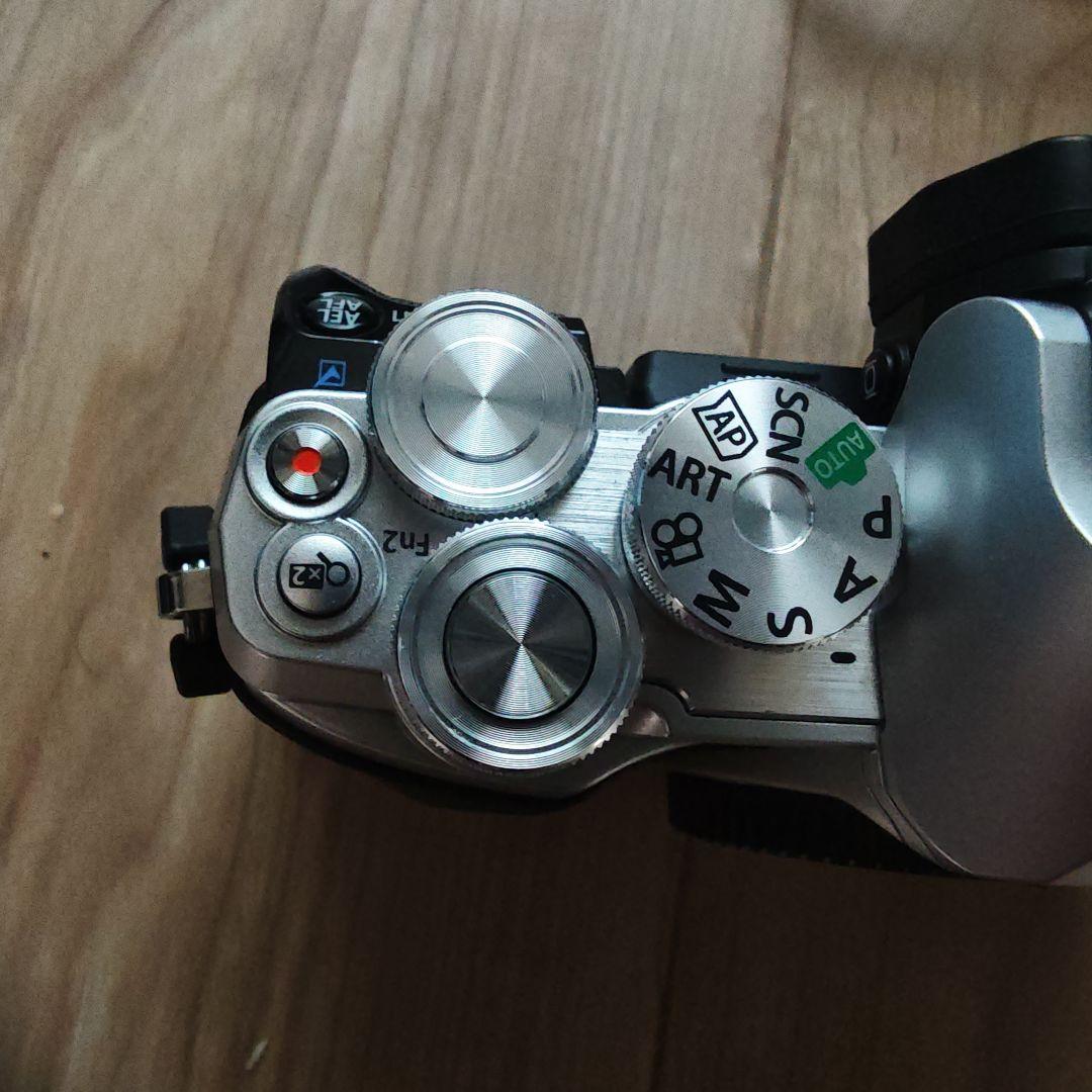 OM-D E-M10 Mark III ダブルズームキット　シルバー